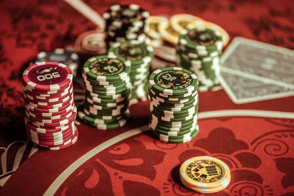 mpo2121 Boom City live roulette table with dealer and real-time betting interface