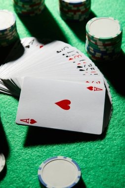 Live dealer studio setup with multiple camera angles for Tarung Mesin games